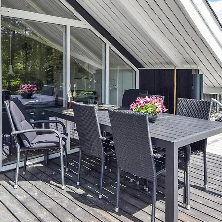 3 Bedroom Awesome In Blavand * Ho