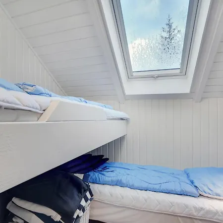 3 Bedroom Awesome In Blavand Holiday home